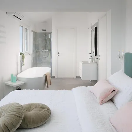 Apartament Penthouse Blue Horizon- A Luxury Penthouse With Infinity Pool, Hot Tub, Sauna And Sea Views! *