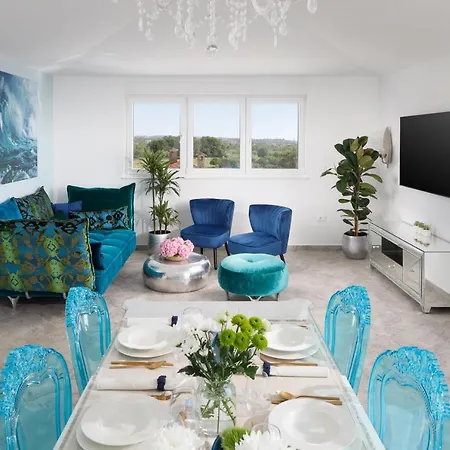 Penthouse Blue Horizon- A Luxury Penthouse With Infinity Pool, Hot Tub, Sauna And Sea Views!