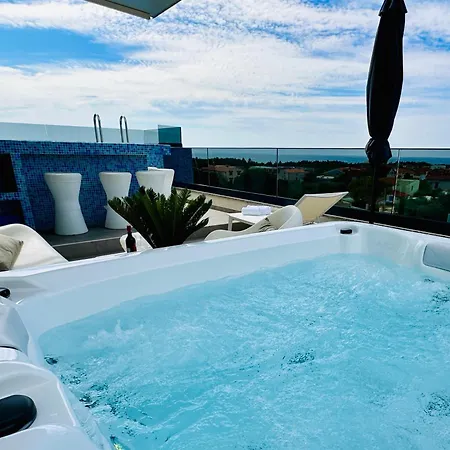 Penthouse Blue Horizon- A Luxury Penthouse With Infinity Pool, Hot Tub, Sauna And Sea Views! *