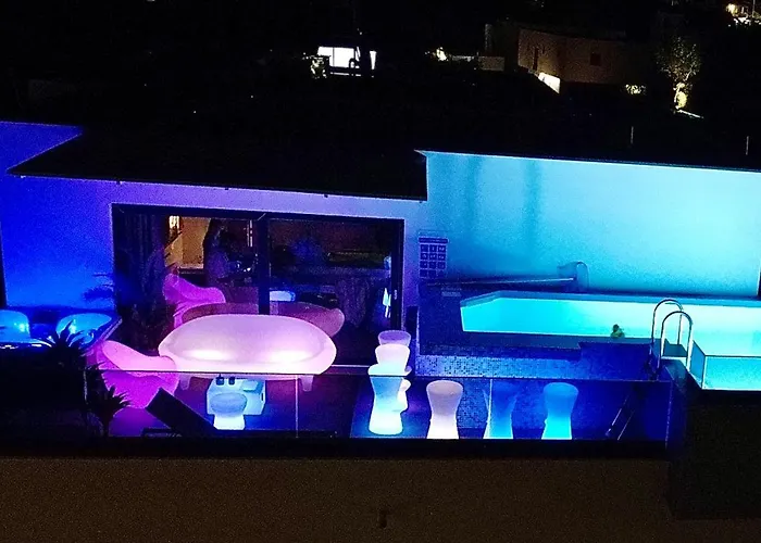 Penthouse Blue Horizon- A Luxury Penthouse With Infinity Pool, Hot Tub, Sauna And Sea Views! 아파트 포레치